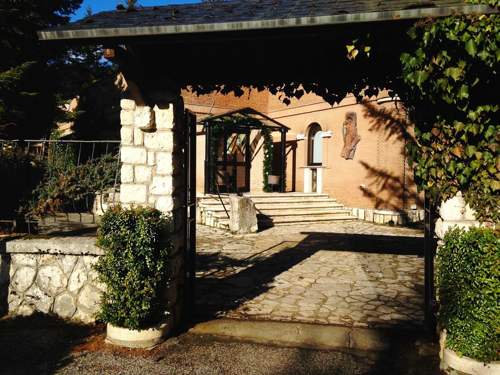 Lh Albergo Il Picchio Pescasseroli Extérieur photo