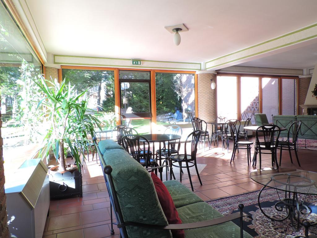 Lh Albergo Il Picchio Pescasseroli Extérieur photo