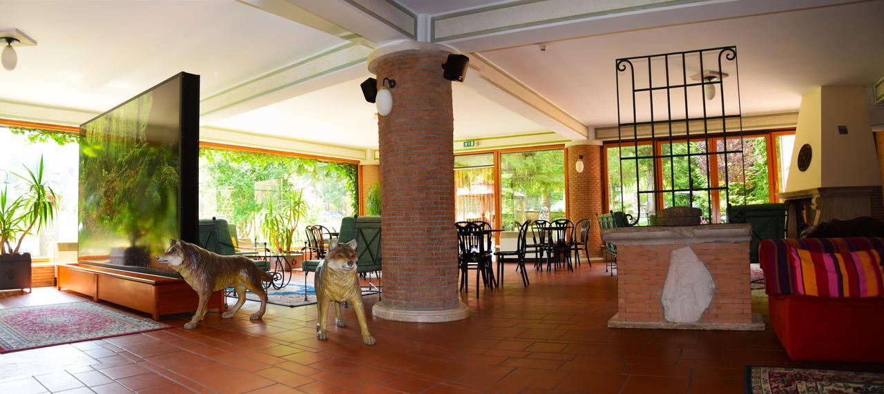 Lh Albergo Il Picchio Pescasseroli Extérieur photo