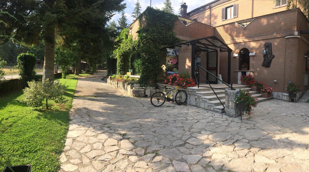 Lh Albergo Il Picchio Pescasseroli Extérieur photo