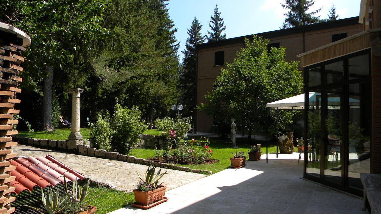 Lh Albergo Il Picchio Pescasseroli Extérieur photo