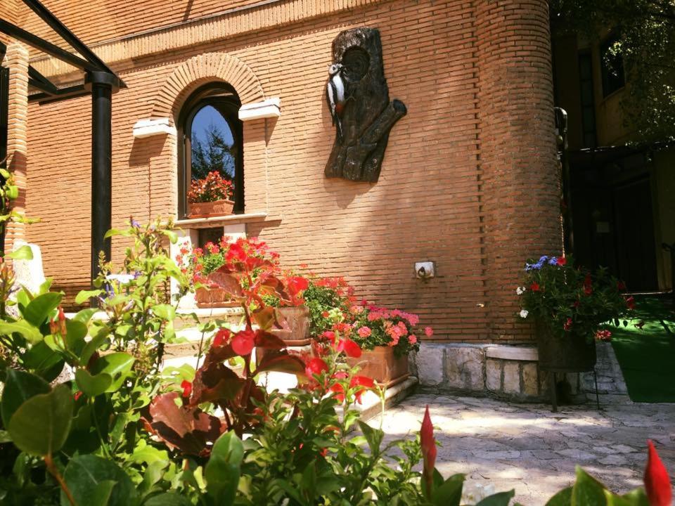 Lh Albergo Il Picchio Pescasseroli Extérieur photo